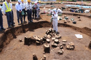 芦苅場遺跡土器出土